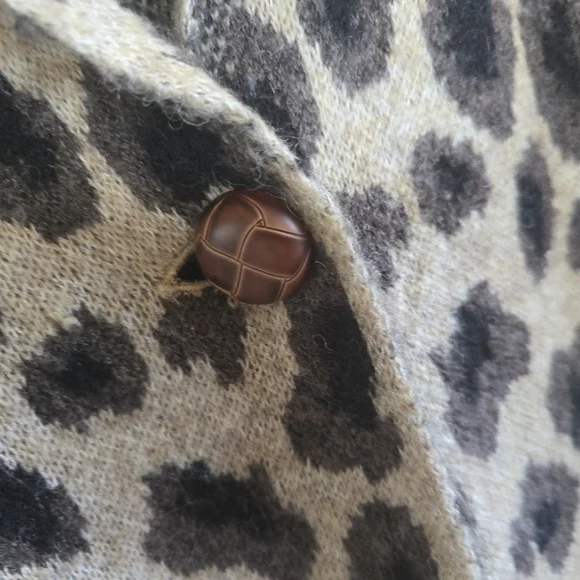 Eye Catching RACHEL ZOE Leopard Comfort Cardigan Sweater Lagenlook Boho Jacket - Picture 5 of 5